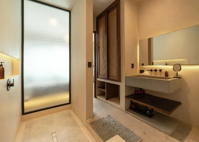 Boho Chic 5 Bedroom Private Pool & Roof Bar *