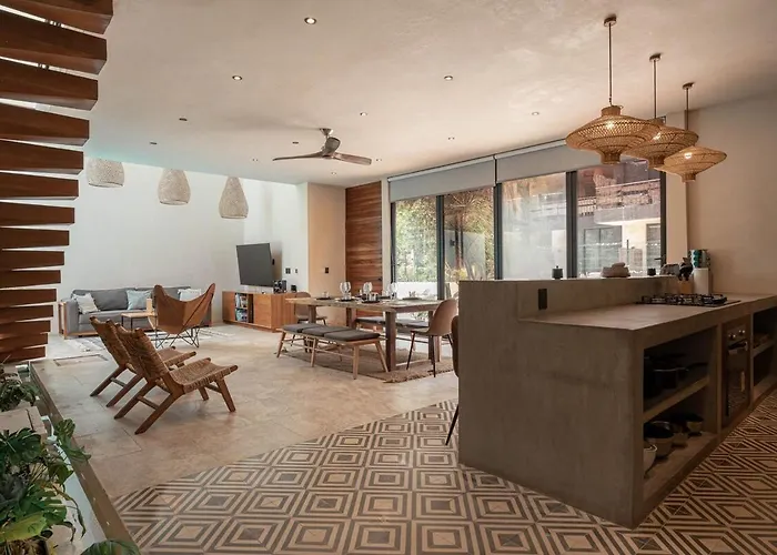 Boho Chic 5 Bedroom Private Pool & Roof Bar *
